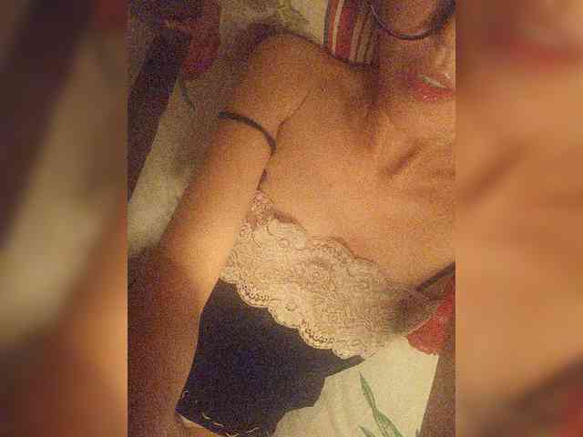 Alina-9999 webcam