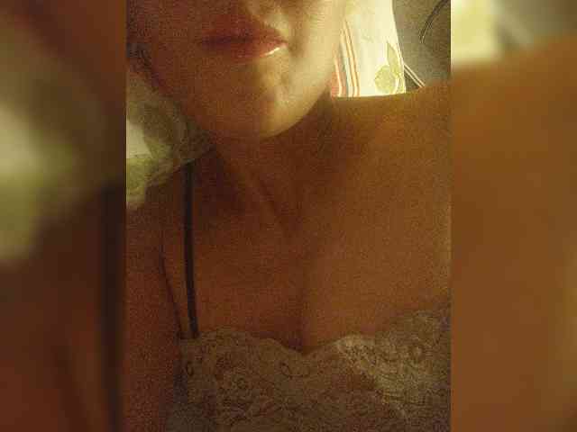 Alina-9999 webcam