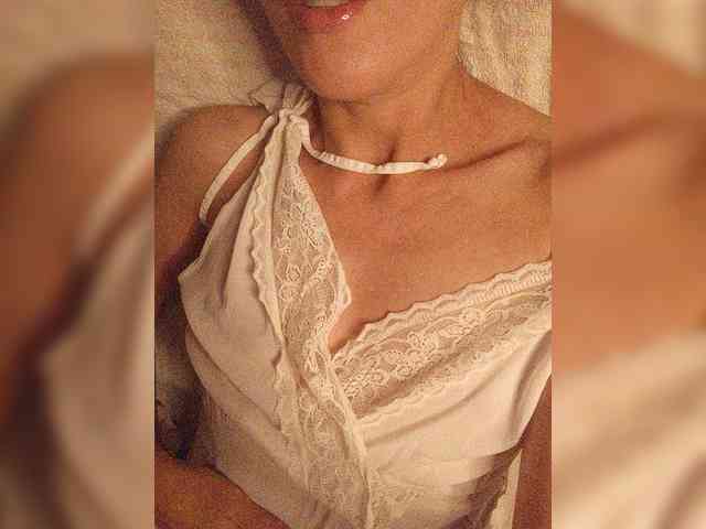 Alina-9999 webcam