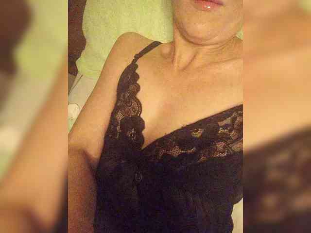 Alina-9999 webcam