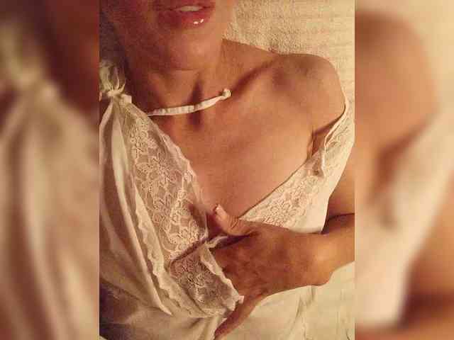 Alina-9999 webcam