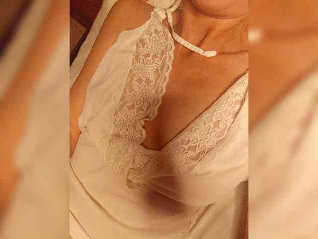 Alina-9999 webcam