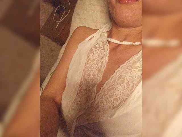 Alina-9999 webcam