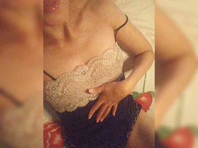 Alina-9999 webcam