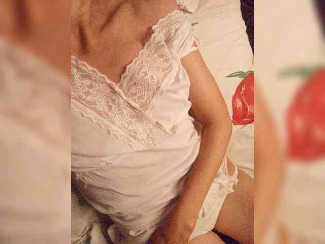 Alina-9999 webcam