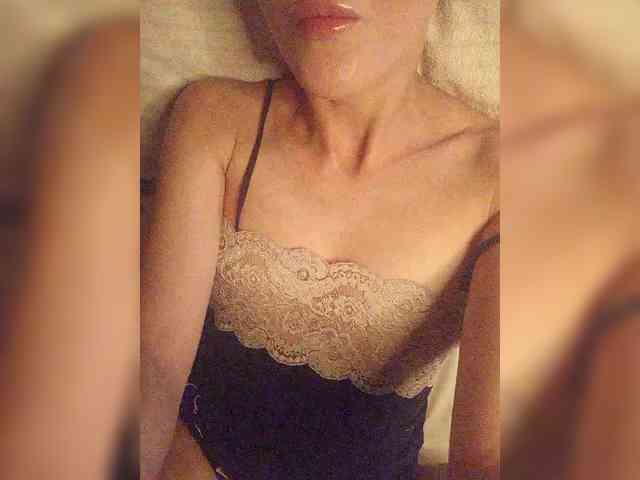 Alina-9999 webcam