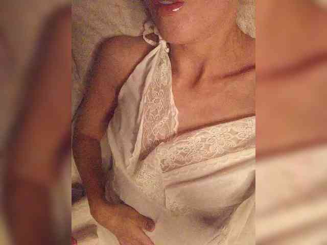 Alina-9999 webcam