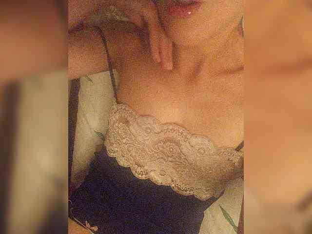 Alina-9999 webcam