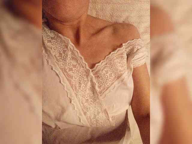 Alina-9999 webcam