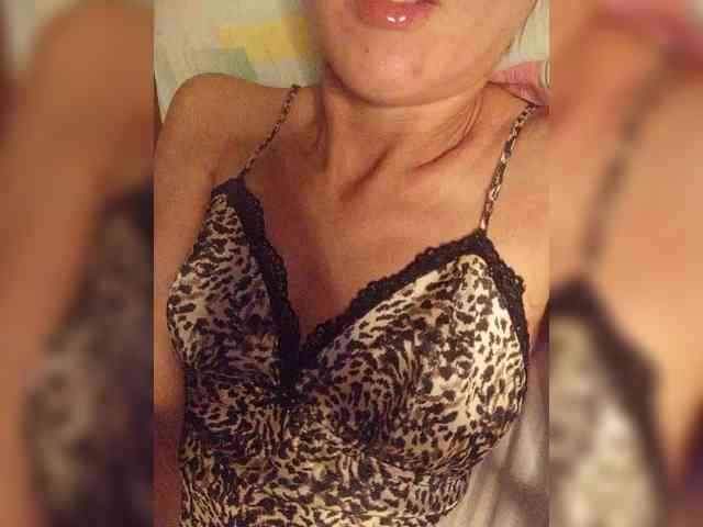 Alina-9999 webcam