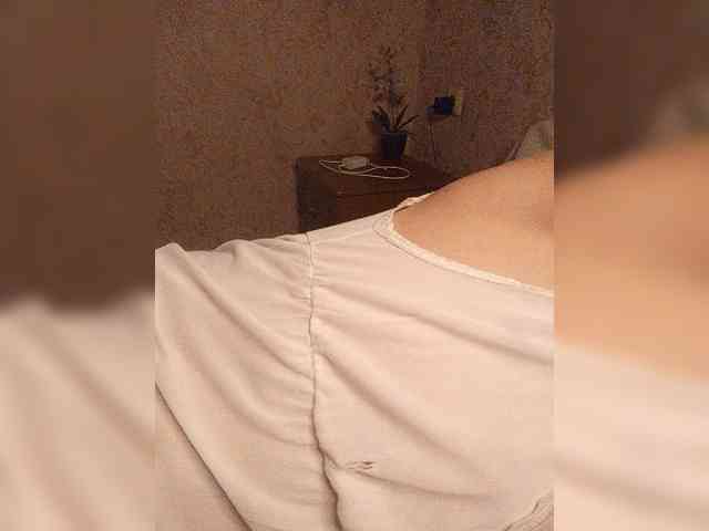 Alina-9999 webcam