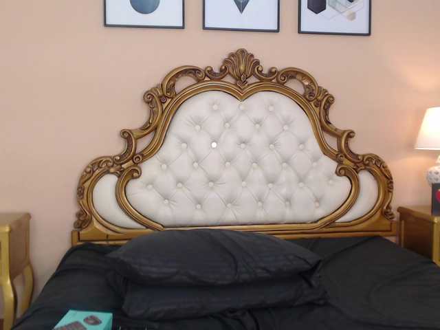 TaniaPierce live cam on BongaCams