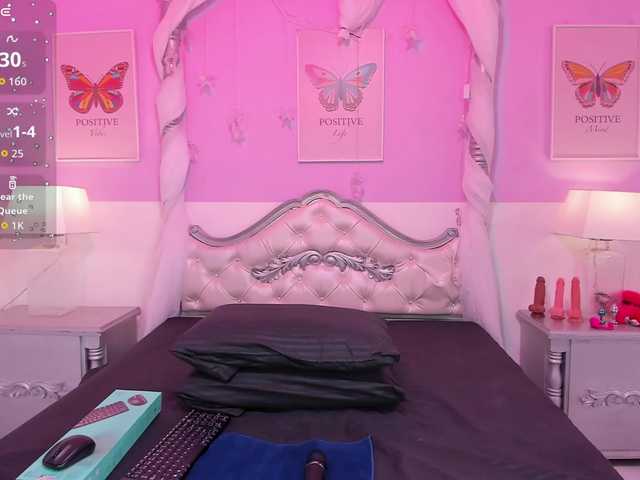 TaniaPierce live cam on BongaCams