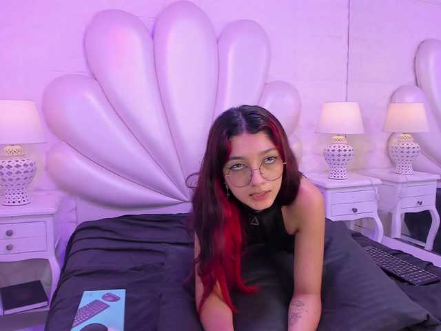 TaniaPierce live cam on BongaCams