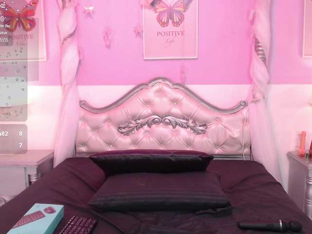 TaniaPierce live cam on BongaCams