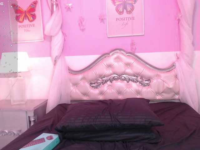 TaniaPierce live cam on BongaCams