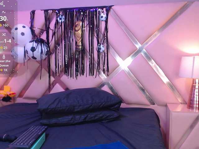 TaniaPierce live cam on BongaCams