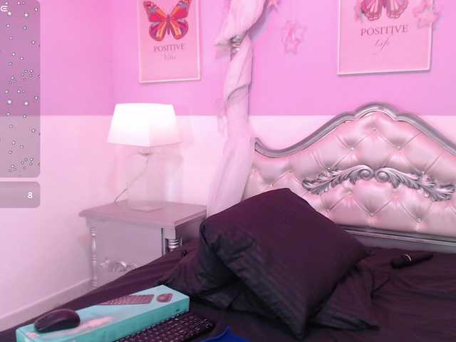 TaniaPierce live webcam show