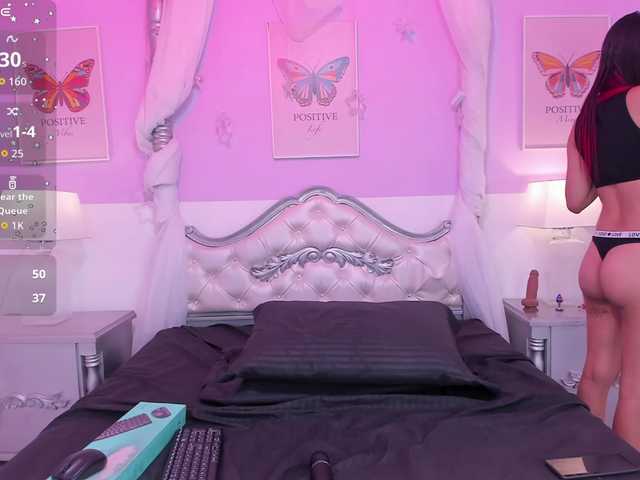 TaniaPierce live cam on BongaCams
