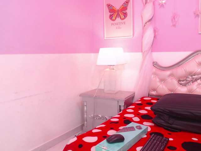TaniaPierce live cam on BongaCams