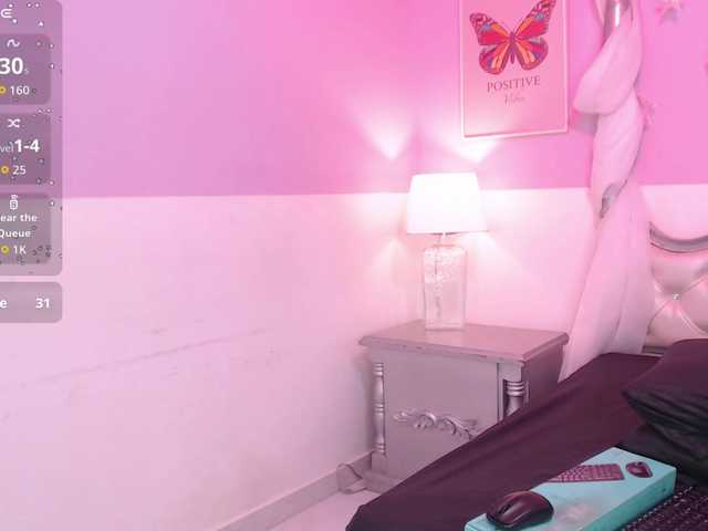TaniaPierce live cam on BongaCams