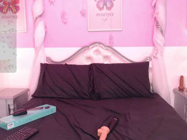 TaniaPierce live cam on BongaCams