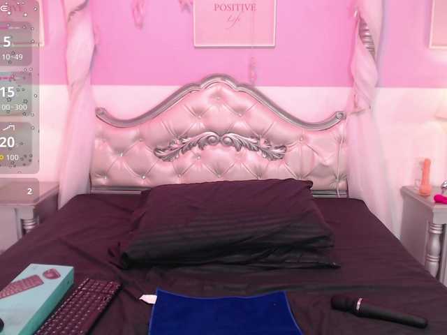 TaniaPierce live cam on BongaCams