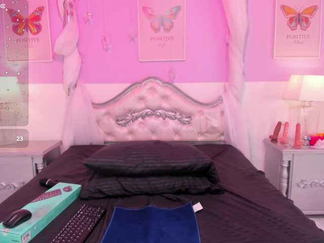 TaniaPierce live cam on BongaCams