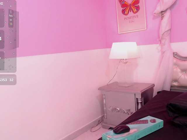 TaniaPierce live cam on BongaCams