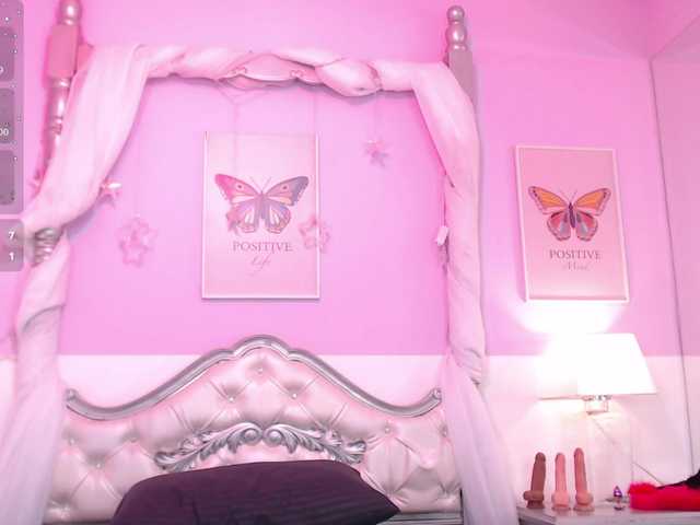 TaniaPierce live webcam show