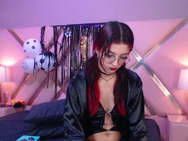 TaniaPierce live cam on BongaCams