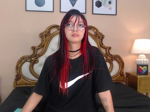 TaniaPierce live cam on BongaCams