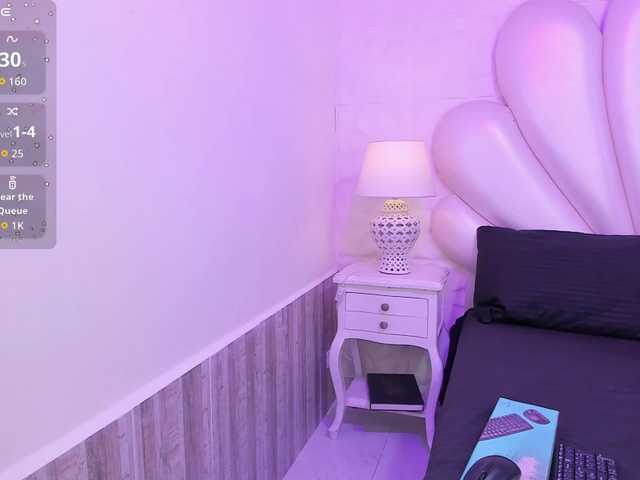TaniaPierce live cam on BongaCams