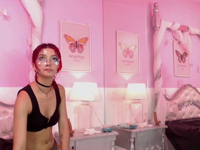 TaniaPierce live cam on BongaCams