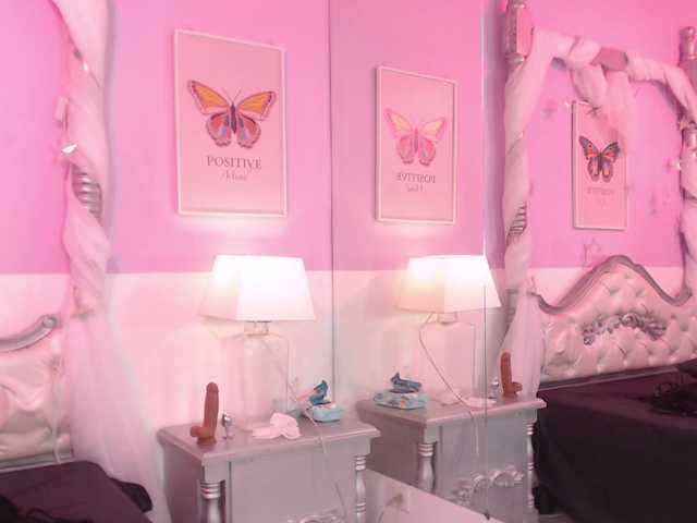 TaniaPierce live cam on BongaCams