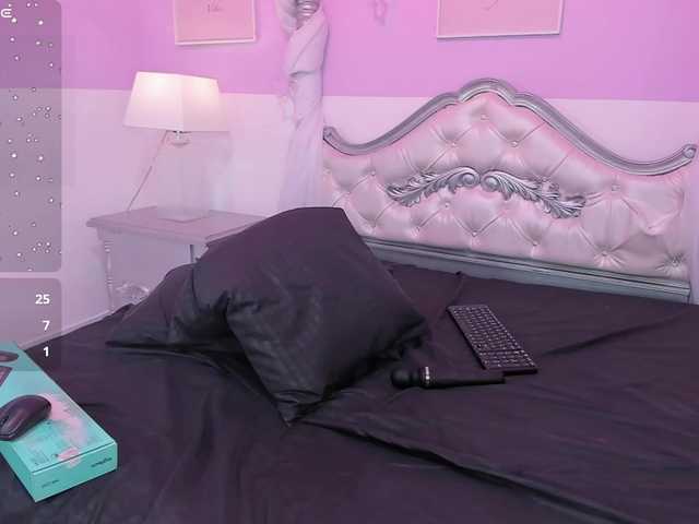 TaniaPierce live cam on BongaCams