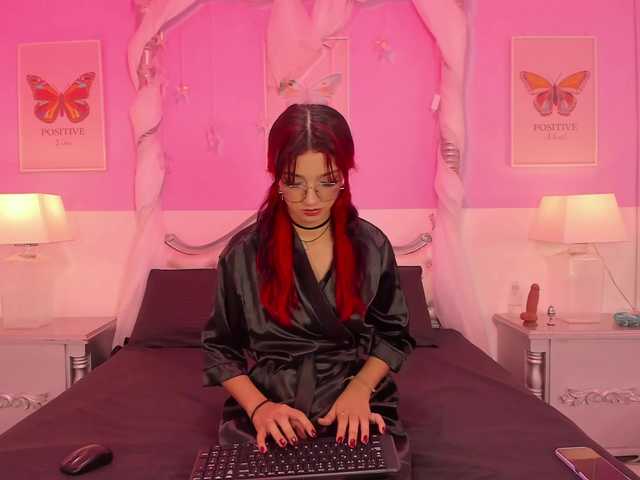 TaniaPierce live cam on BongaCams