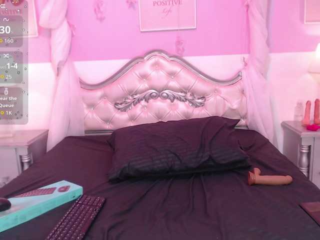 TaniaPierce live cam on BongaCams