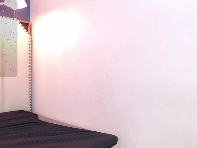 TaniaPierce live webcam show