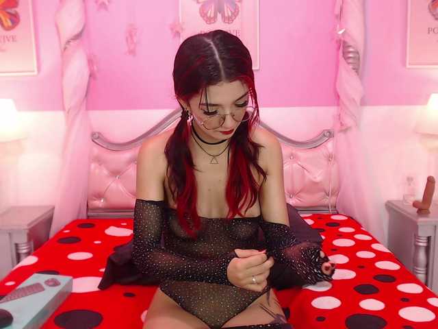 TaniaPierce live cam on BongaCams