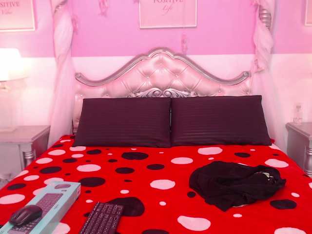 TaniaPierce live cam on BongaCams
