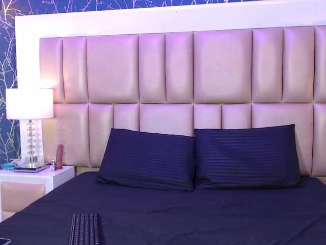 TaniaPierce live cam on BongaCams