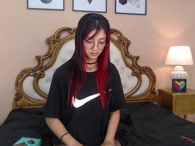 TaniaPierce live cam on BongaCams