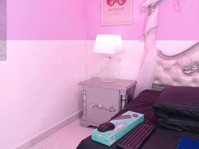 TaniaPierce live cam on BongaCams