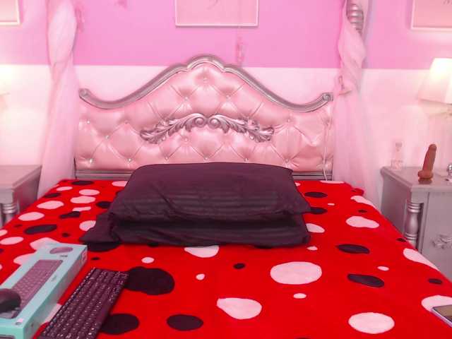 TaniaPierce live cam on BongaCams