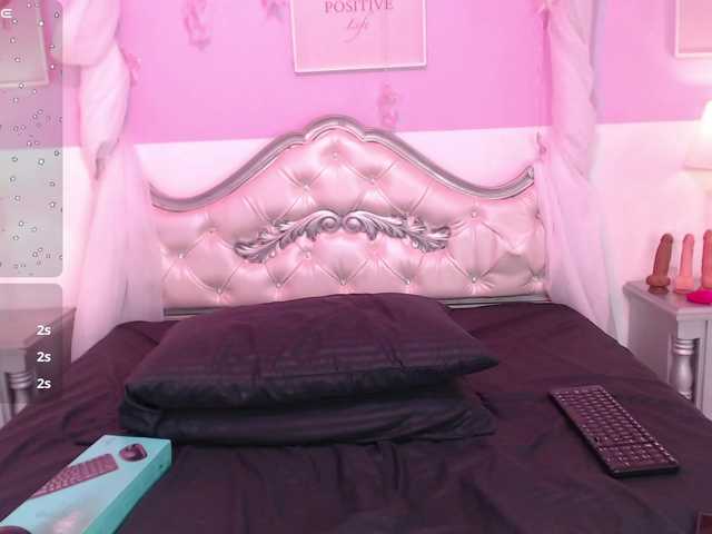 TaniaPierce live cam on BongaCams