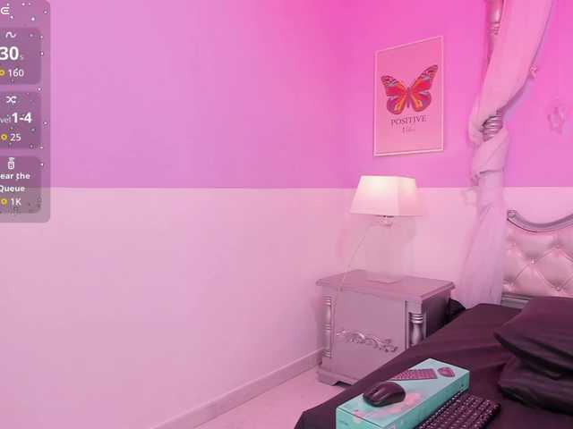 TaniaPierce live cam on BongaCams