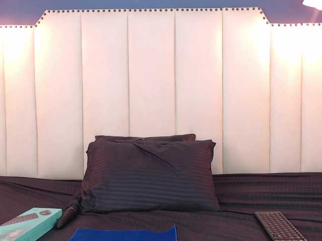 TaniaPierce live cam on BongaCams