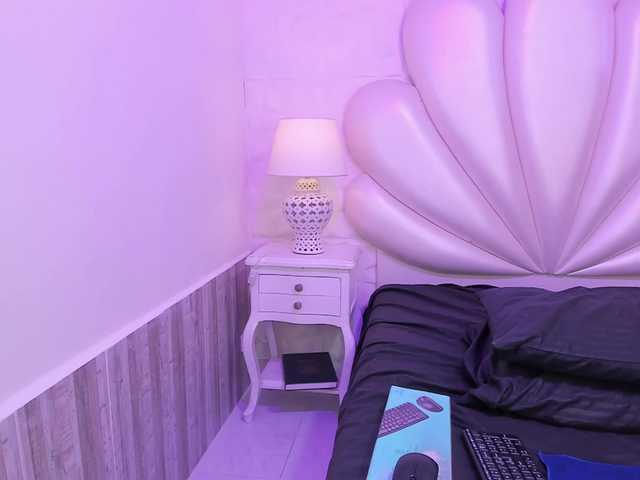 TaniaPierce live cam on BongaCams