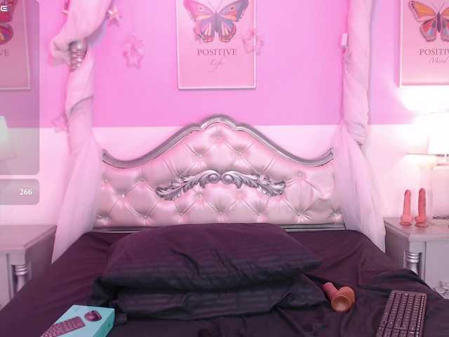 TaniaPierce live webcam show